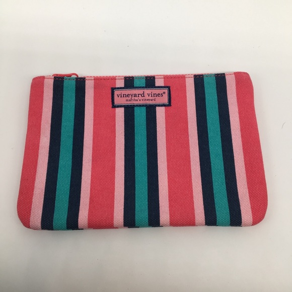 Vineyard Vines Makeup Bag NWOT - Picture 1 of 4